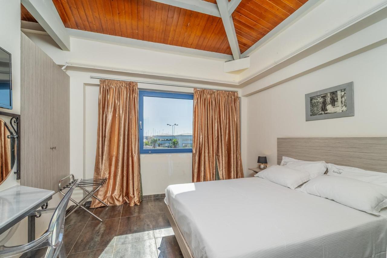 Ianos Hotel Lefkada City Ngoại thất bức ảnh